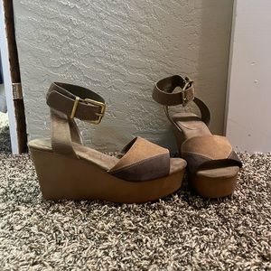 Cato wedges, size 6
